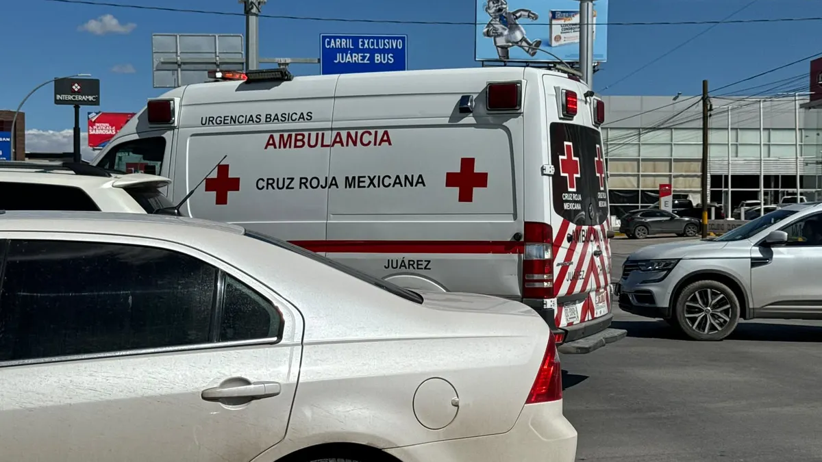 Choque entre Plutarco Elías Calles  y Paseo Triunfo deja a una mujer lesionada
