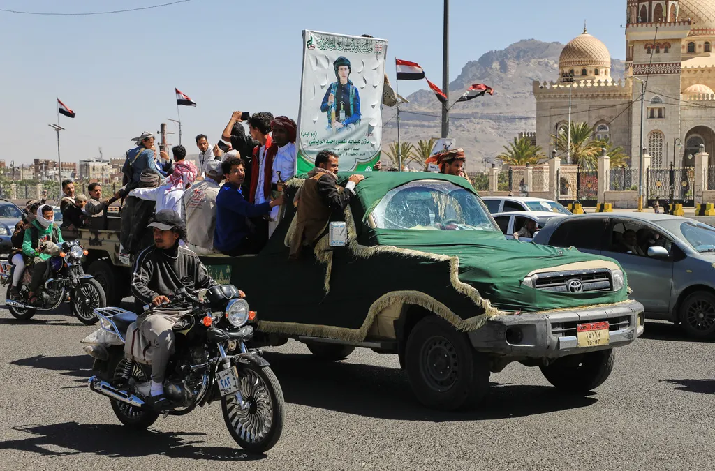 73 Killed in Houthi Missile Strike on Yemen Government Training Camp