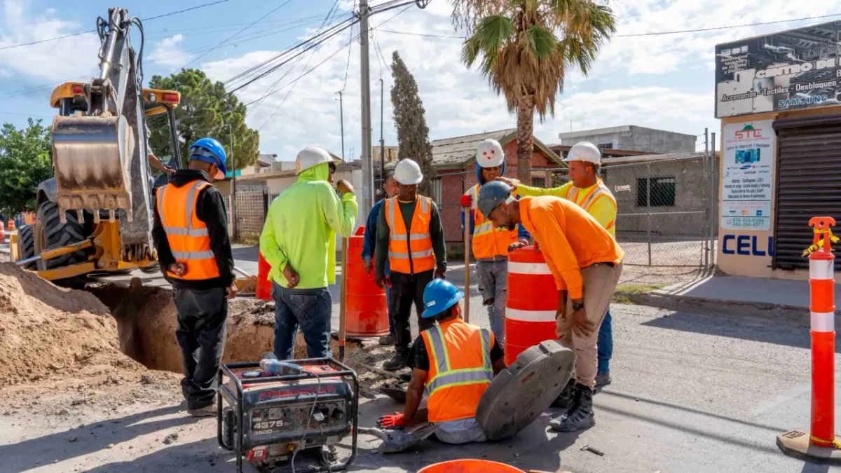 Reemplaza JMAS tubería de drenaje en la colonia Satélite