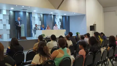 Cerca de 200 personas participan en encuentro de emprendedores locales