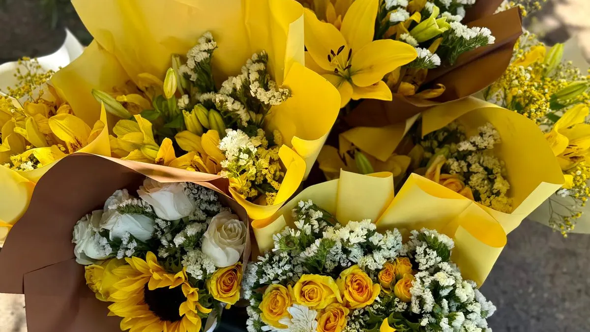 Flores amarillas llenan los cruceros de Juárez por tendencia viral