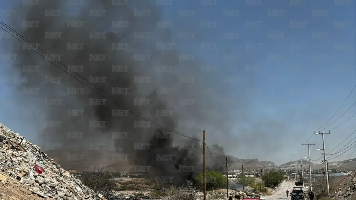 Incendio de llantas moviliza a Bomberos en colonia La Campesina
