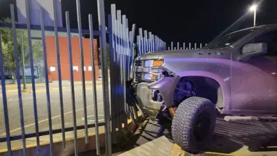 Conductor invade carriles y provoca accidente en bulevar Zaragoza
