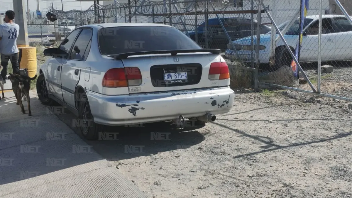Camión se pasa luz roja, impacta camioneta y se da a la fuga en bulevar Zaragoza