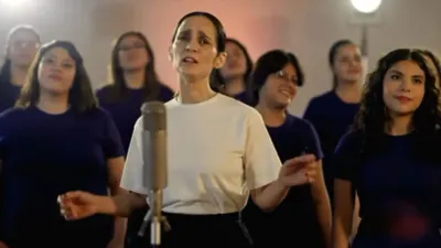 Interpreta Julieta Venegas canción del Mundial 2026 y genera críticas