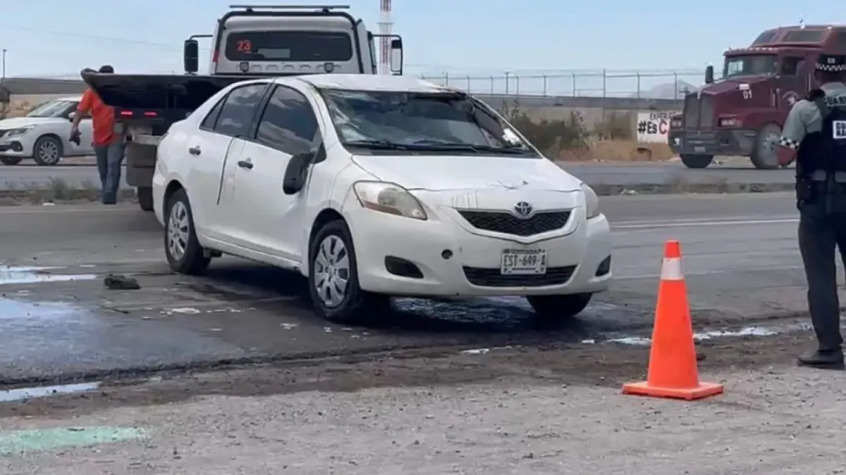 Mujer resulta lesionada tras volcadura en la carretera Panamericana