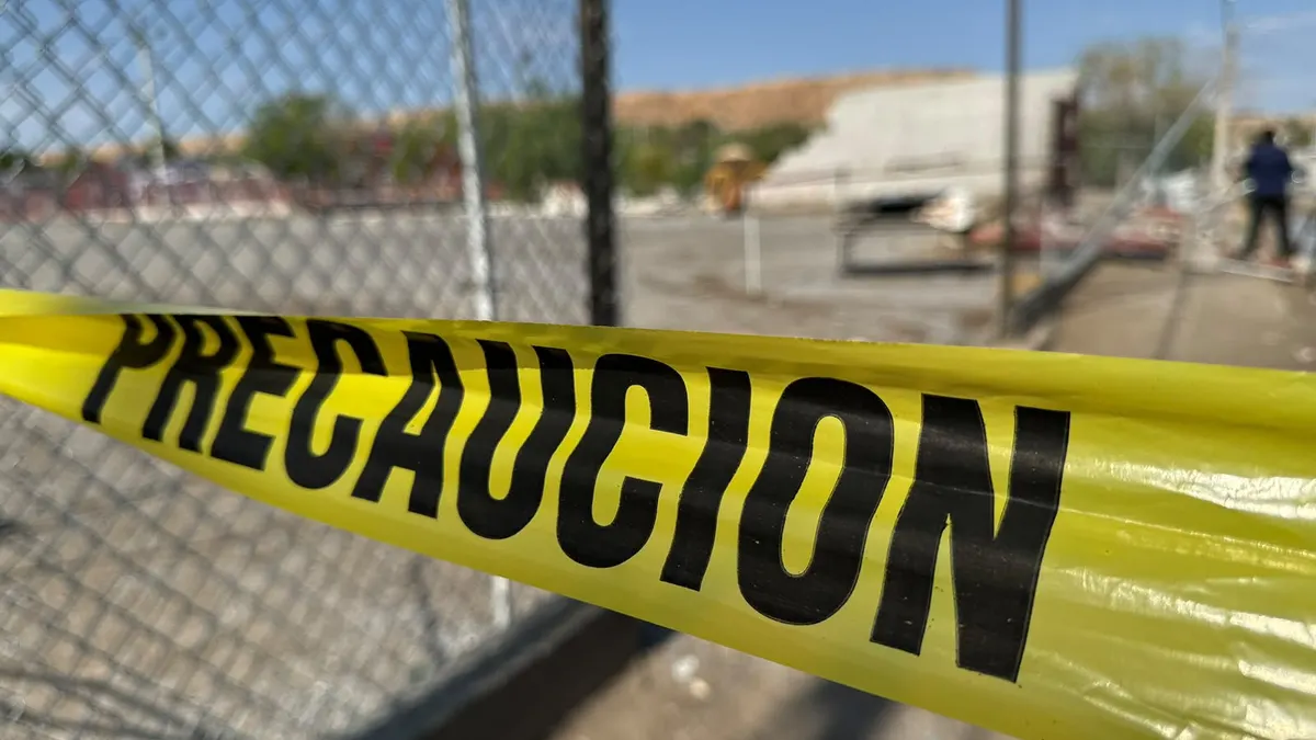 Colocan veladora donde murió joven al tratar de refugiarse de tormenta en Anapra