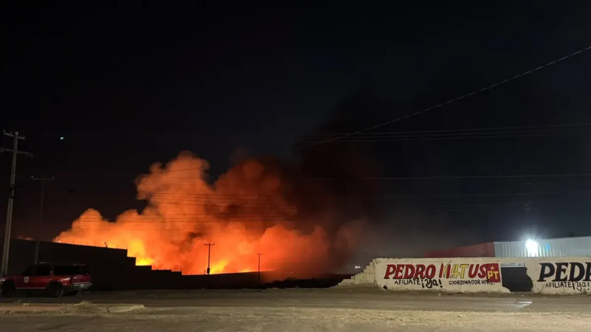 Supera incendio en recicladora las 12 horas de actividad