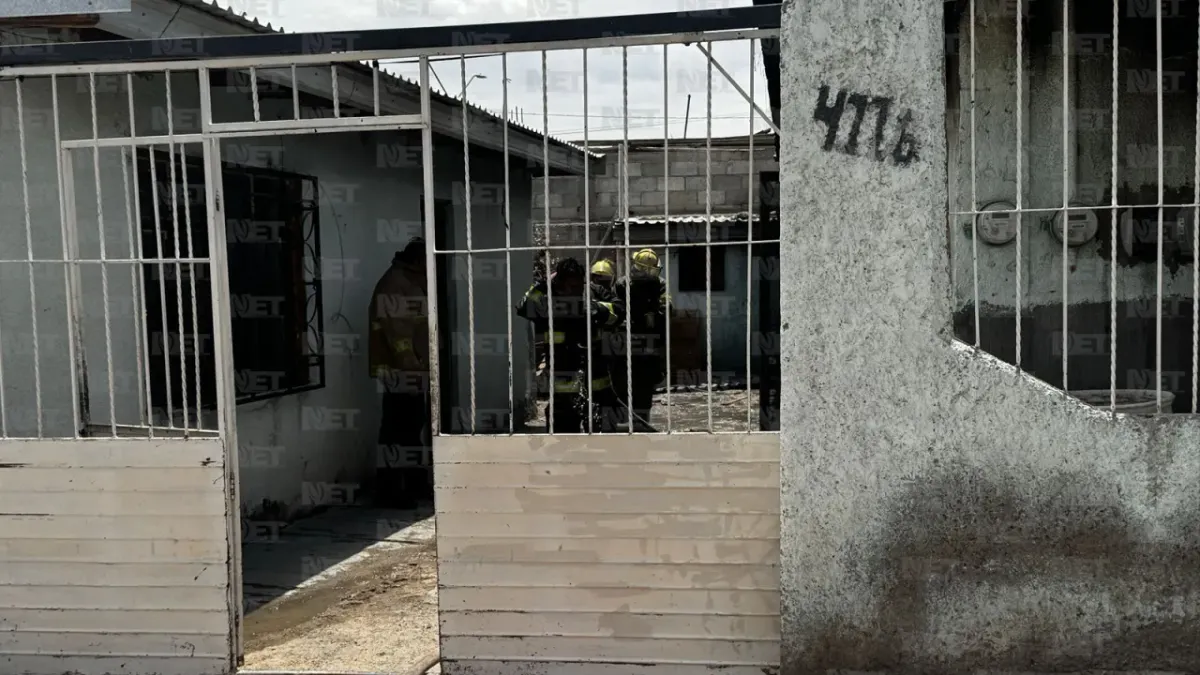 Incendio consume vivienda y deja a mujer lesionada