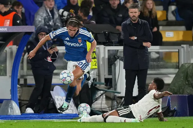 Nico Paz lidera goleada del Como sobre el Manchester United en Champions