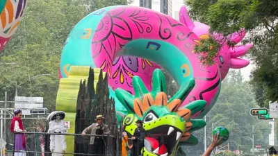 Más de 200 mil personas asisten a desfile mundialista en Ciudad de México