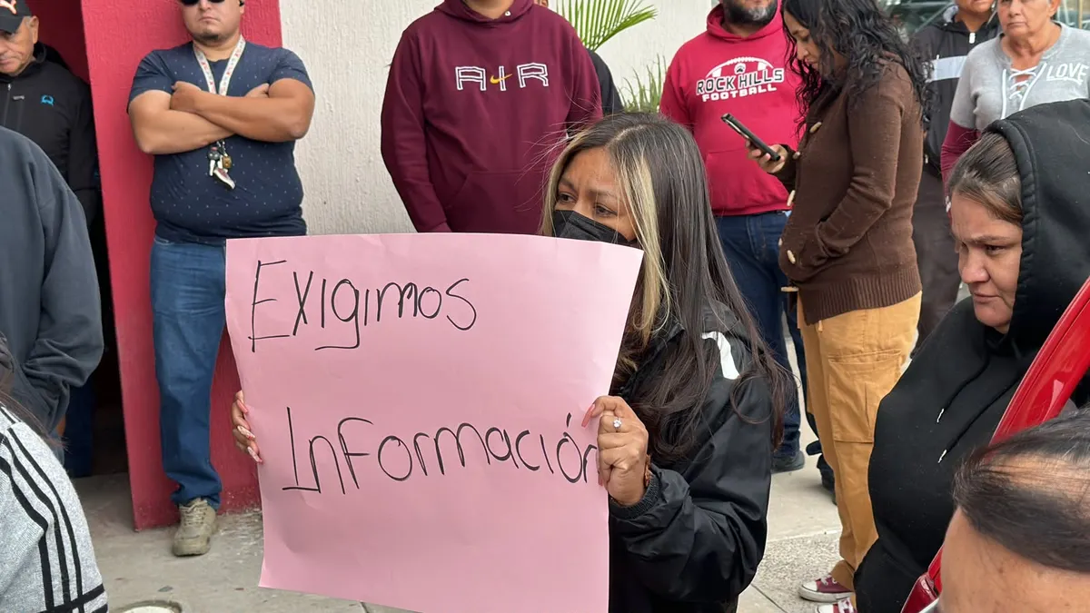 Protestan frente a oficinas de Uber en Juárez por conductora desaparecida