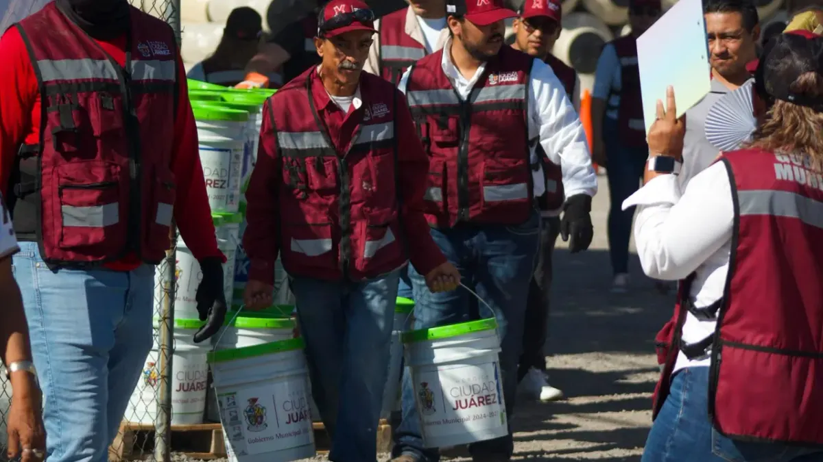 Entrega Municipio kits de impermeabilizante a 200 familias