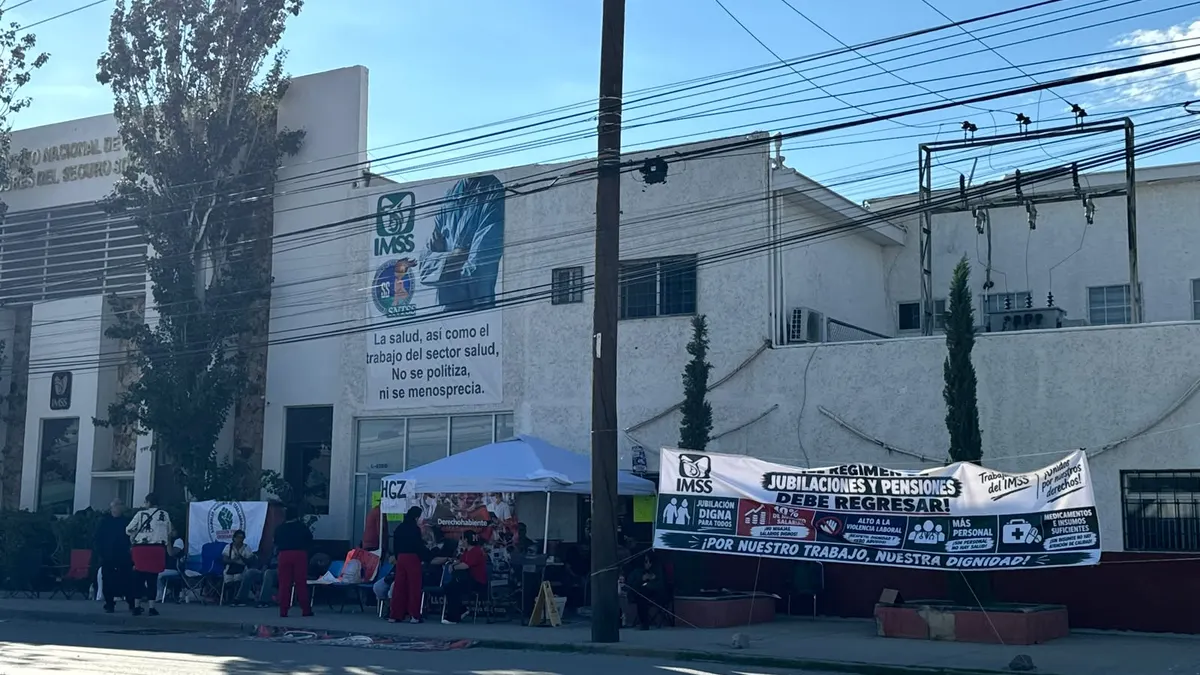Trabajadores del IMSS en Juárez acumulan más de 50 horas de protesta