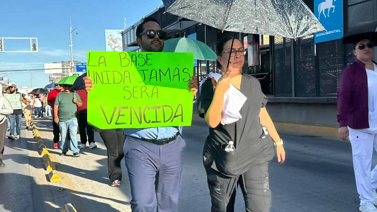 Trabajadores del IMSS rechazan aumento salarial y salen a las calles en Juárez