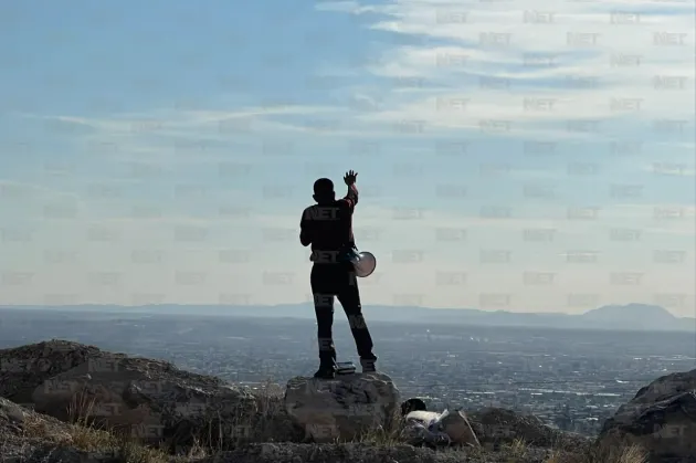 Lanza hombre mensaje de fe y amor desde la Sierra de Juárez 