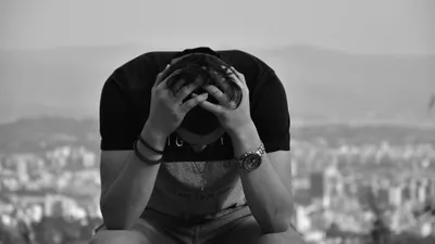 ¿Por qué una decepción puede doler tanto? La ciencia tiene una explicación