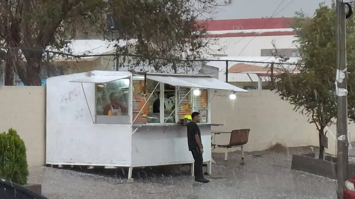 Sorprende lluvia con granizo en zona norponiente de Juárez