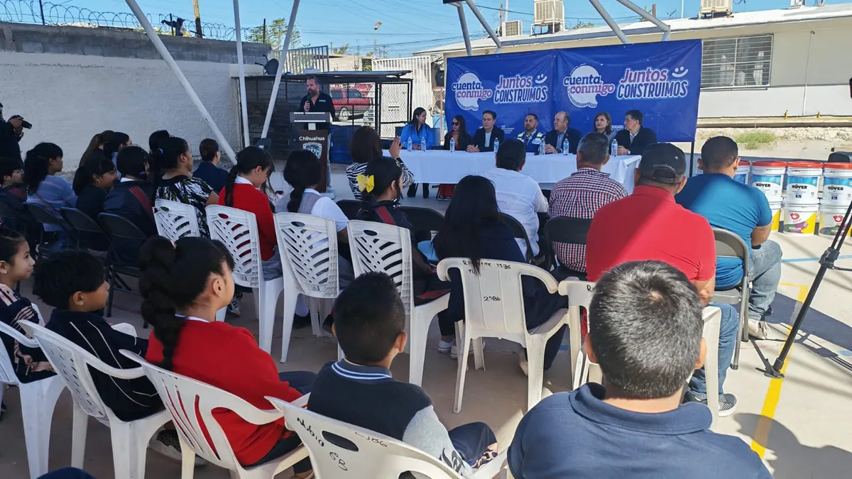 Entregan materiales de construcción a 12 escuelas de Juárez