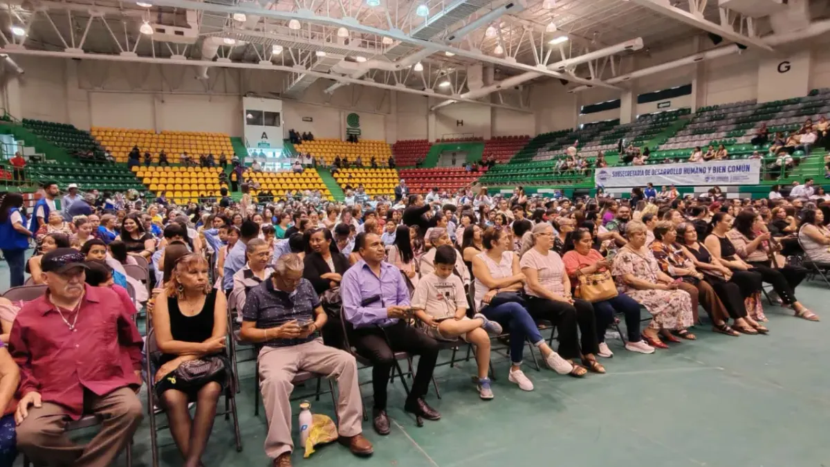 Gobierno del Estado realiza graduación en Centros Comunitarios