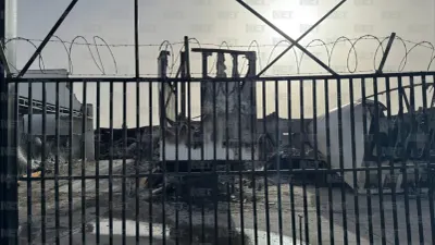 Deja incendio en Sun Packaging el inmueble reducido a escombros