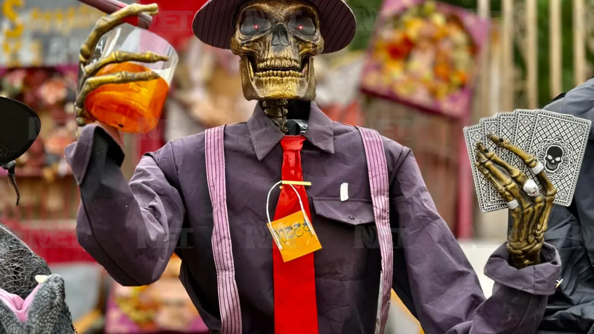 Venden animatronics gigantes para decorar casas por Halloween en Juárez
