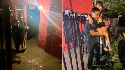 Policías municipales auxilian a familia atrapada por inundación en Juárez