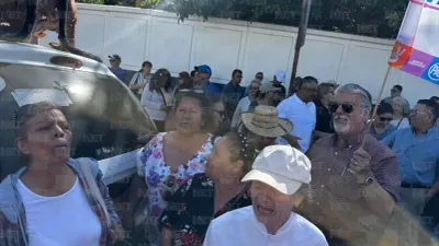 Se concentran militantes del PAN afuera de la FGR en apoyo a Maru Campos