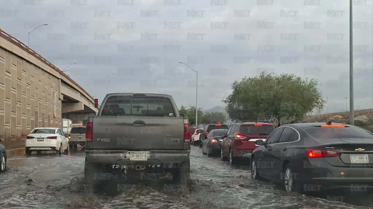 Lluvias dejan encharcamientos en Juárez; piden manejar con precaución