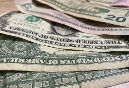 Sube precio del dólar en Juárez este viernes