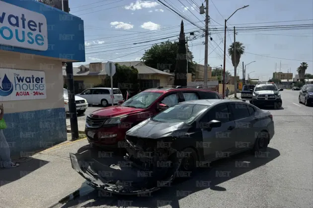 Accidente vial en avenida Insurgentes deja dos mujeres lesionadas