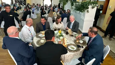 Celebran hoteleros de Juárez 76 años con ponencia sobre el TMEC