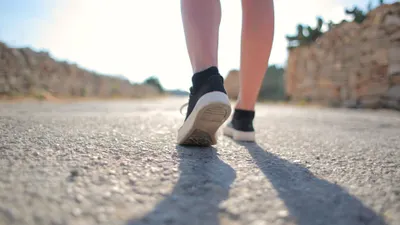 Caminar 40 minutos podría frenar el deterioro cognitivo asociado a la edad