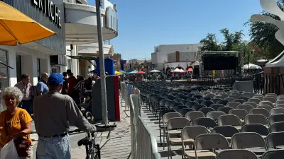 Instalan vallas en el Centro de Juárez para evento de Marco Bonilla y el PAN
