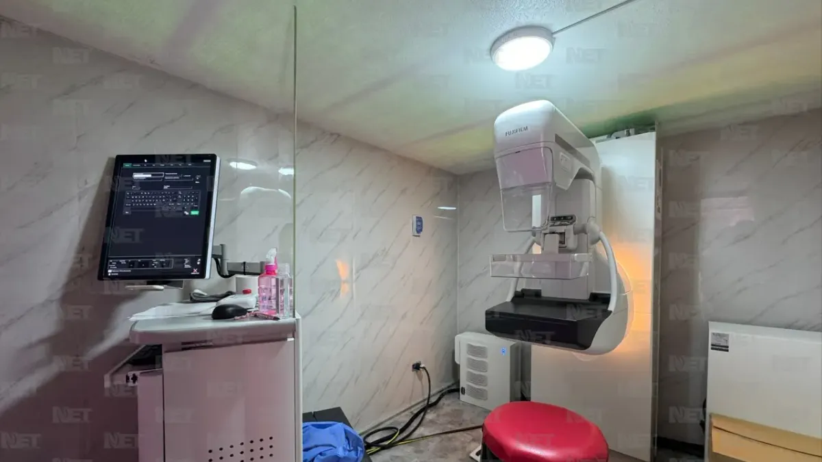 Reciben mujeres atención médica y trámites en feria del Cejum