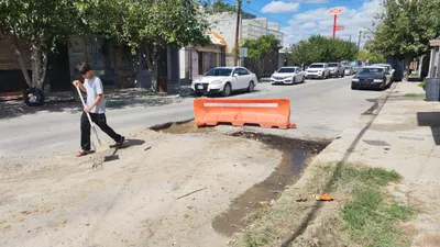 Reportan hundimiento en la calle 5 de Mayo, en la colonia Cuauhtémoc