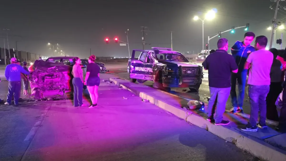 Choque entre patrulla y tres vehículos deja cuatro lesionados