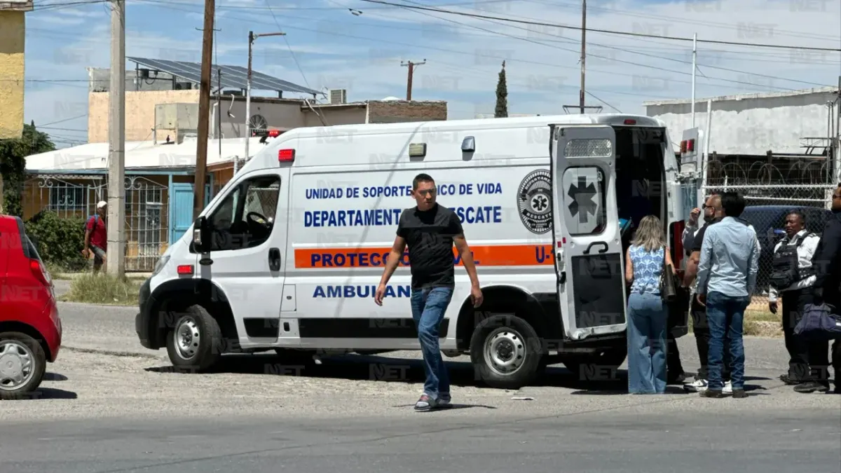 Conductor huye tras atropellar a pareja en motocicleta en bulevar Óscar Flores