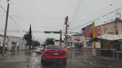 Reportan semáforos apagados en varios cruces de Juárez