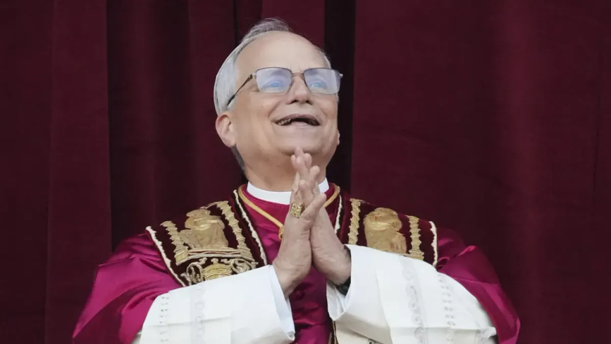 Invitará Sheinbaum al Papa León XIV a México