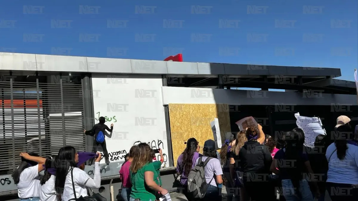 Marchan miles de mujeres en Chihuahua