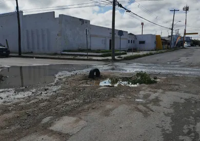 Alertan por hoyancos de gran tamaño en varias vialidades de Juárez tras lluvias