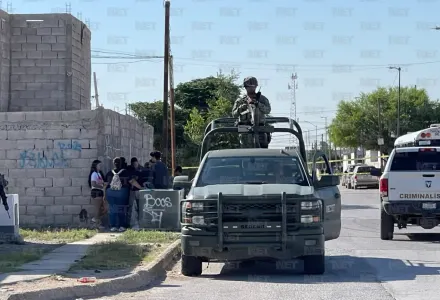 Asesinan a balazos a hombre frente a su familia en la colonia Valle de Allende
