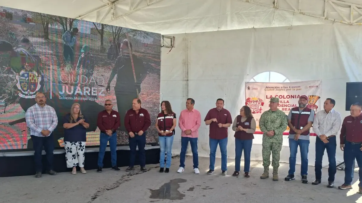 Encabeza alcalde jornada de 'Juárez Amanece Limpio' en Villas Residencial