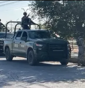 Dejan cartulina con amenazas a un hombre; presunta examante le exige retomar relación