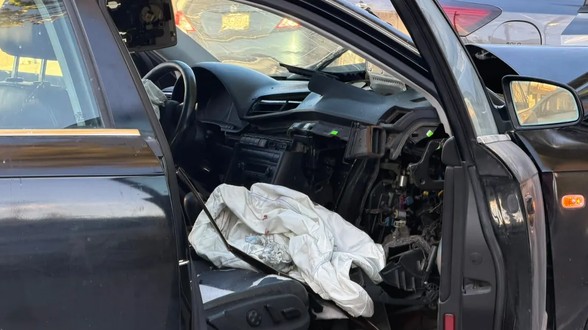 Chocan Audi y Nissan en Vicente Guerrero; hay una mujer y dos menores lesionados