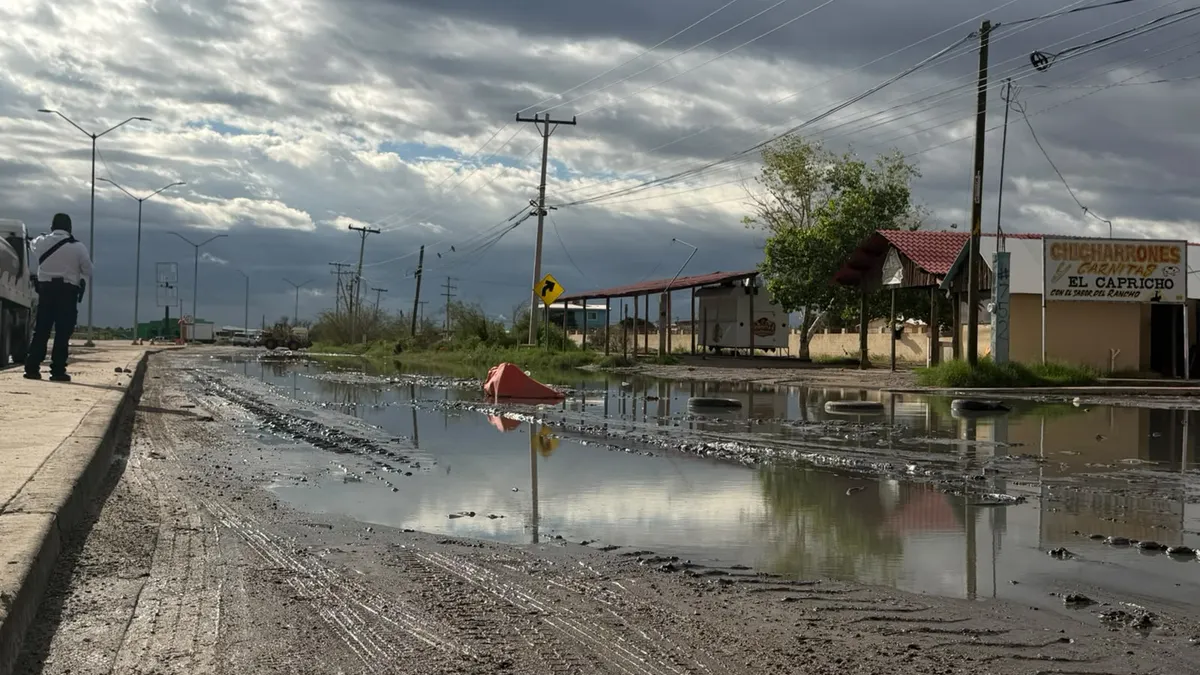 Cierran tramo de carretera Juárez-El Porvenir por riesgo de socavones