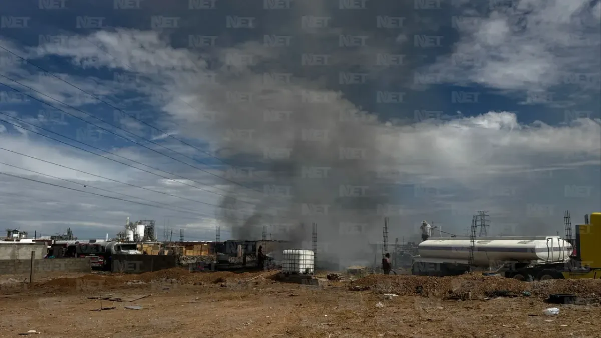 Fuerte incendio destruye cinco viviendas y dos vehículos en Valle Dorado II