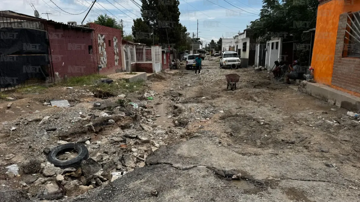 Lluvias abren zanja y afectan viviendas en Granjas de Chapultepec