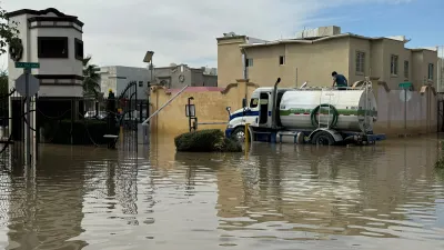 Inunda agua fraccionamientos Gardeno y Natura en Juárez